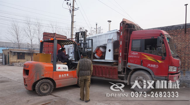 寶珠砂直線(xiàn)振動(dòng)篩分機(jī) 寶珠砂直線(xiàn)振動(dòng)篩分機(jī)