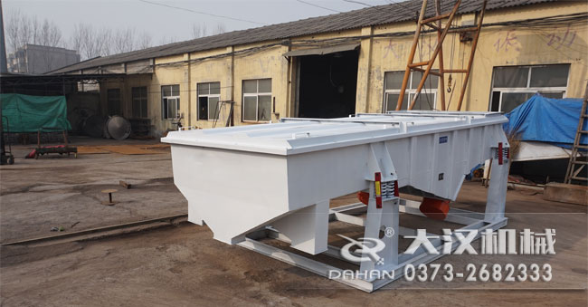 寶珠砂直線(xiàn)振動(dòng)篩分機(jī) 寶珠砂直線(xiàn)振動(dòng)篩分機(jī)
